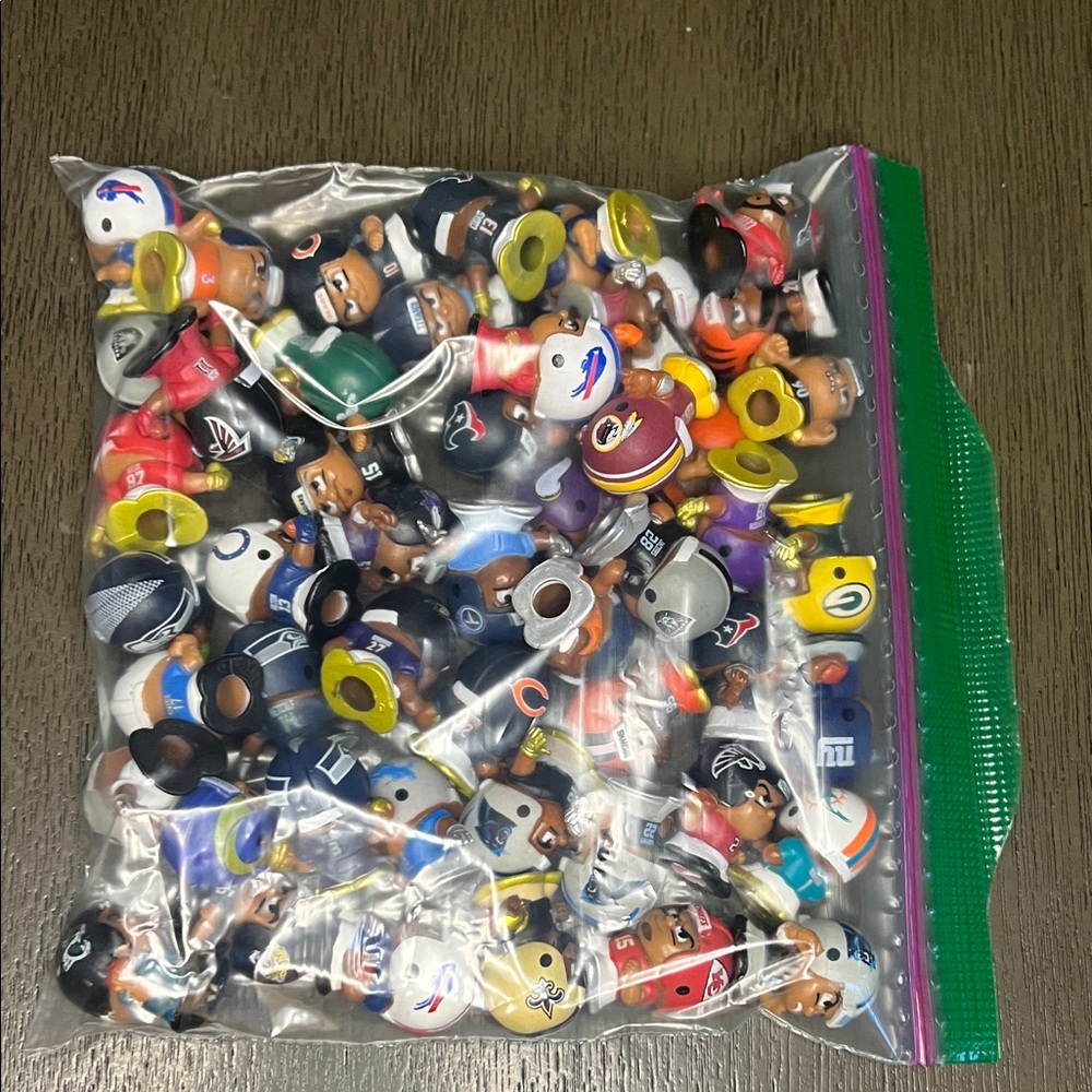 Lot of 50 | NFL TeenyMates Figures - Picture 12 of 12
